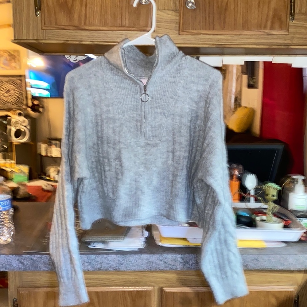 Gray, cropped, quarter zip, Pink Lily sweater, like new